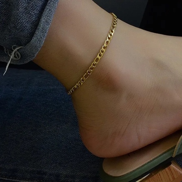 New: 14K Gold Plated Sterling Silver Figaro Anklet - Picture 3 of 7